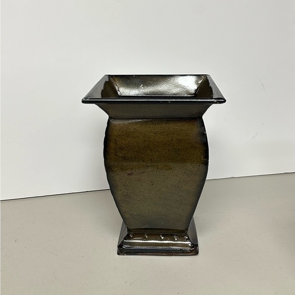 Celebrating Home Contemporary Green Vase - Picture 1 of 12